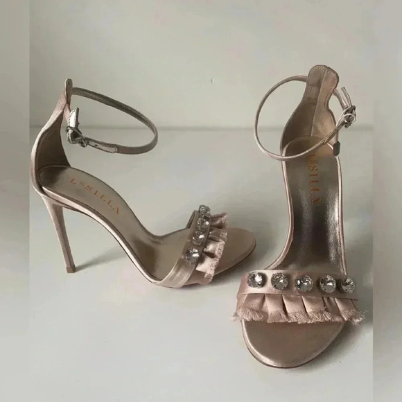Le Silla Handmade Silk Nude Heels Size 6 NWOT - Picture 2 of 12